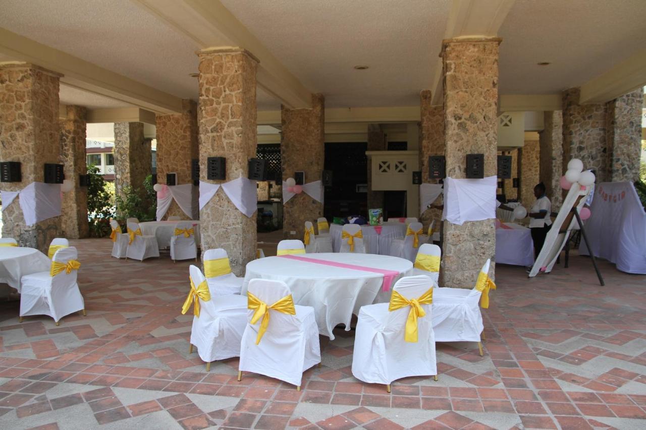 Mombasa Continental Resort Shanzu Exterior photo