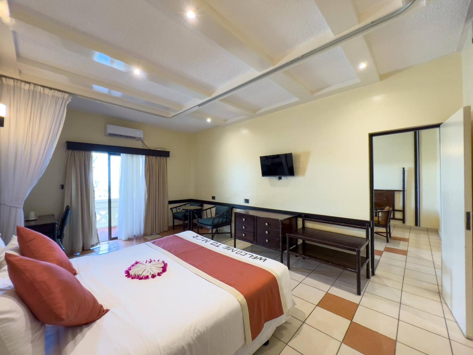 Mombasa Continental Resort Shanzu Exterior photo