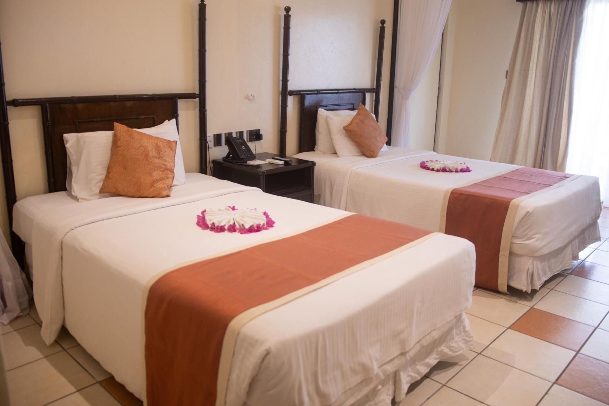 Mombasa Continental Resort Shanzu Exterior photo