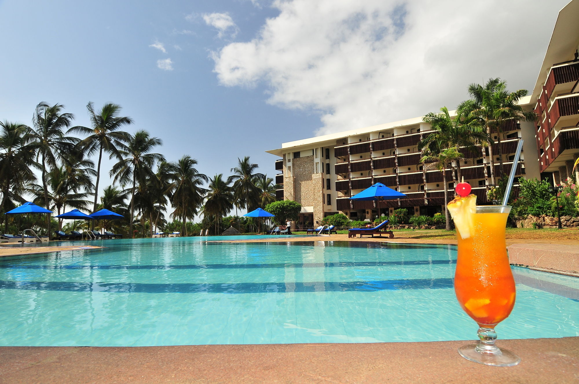 Mombasa Continental Resort Shanzu Exterior photo