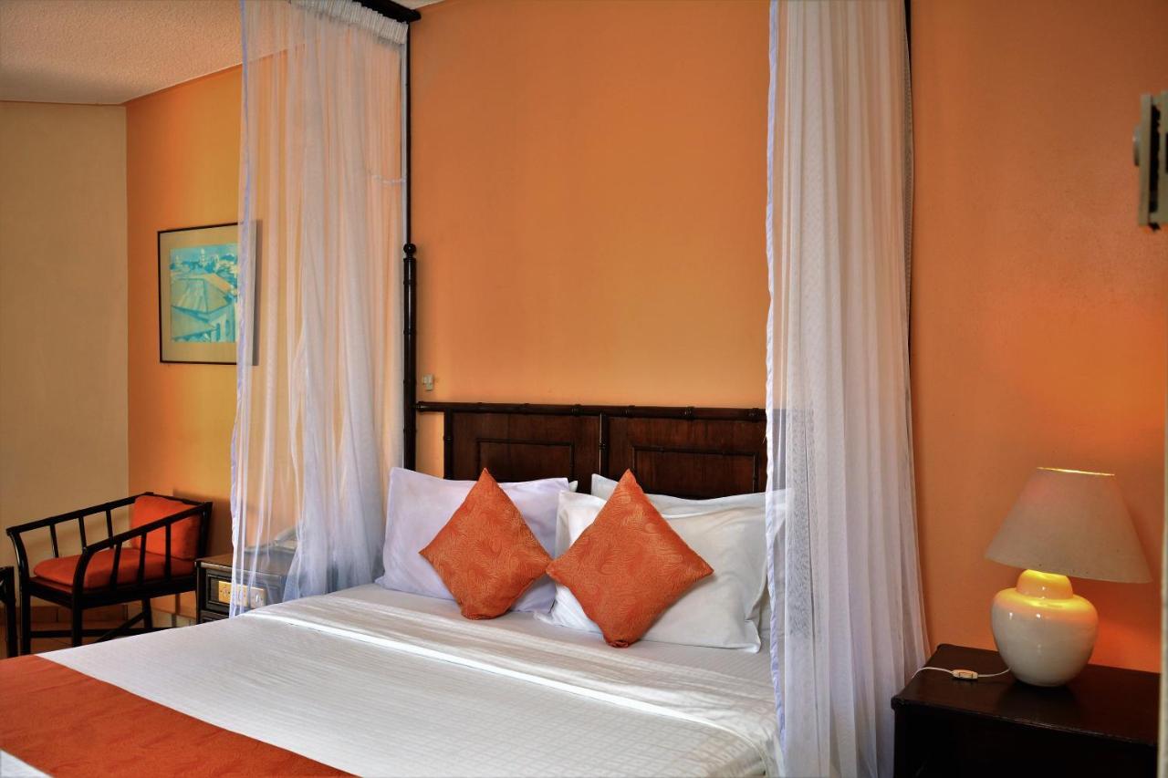 Mombasa Continental Resort Shanzu Exterior photo